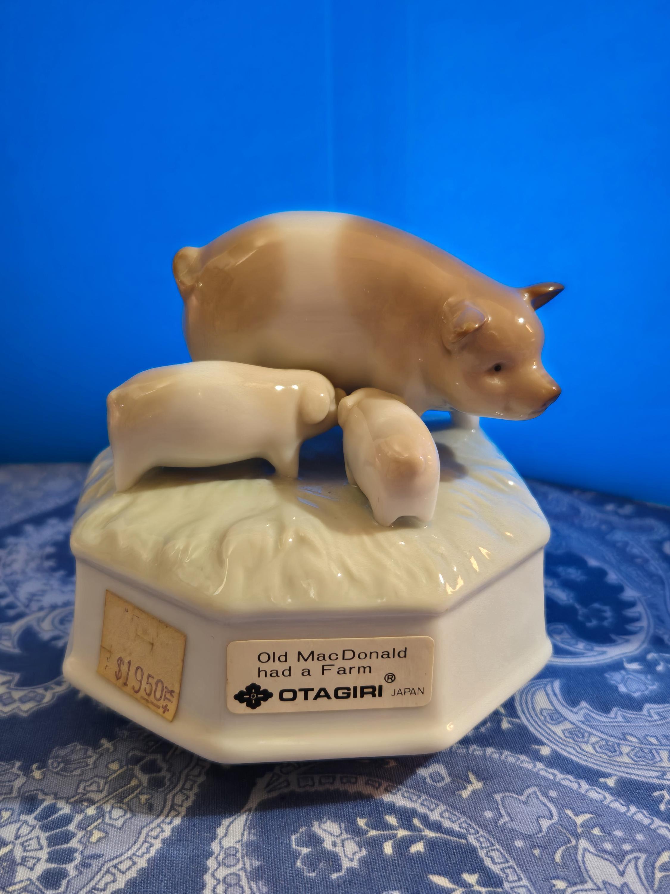 Vintage Otagiri Music Figurine With Mama Pig and Piglets: Plays