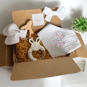 Name Ostern Babypartygeschenk, Babys erstes Spielzeug zu Ostern, Baby Mädchen Osterhase Lätzchen und Beißring
