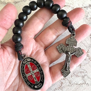 One Decade Catholic Rosary. Gunmetal Pardon Crucifix & Large Saint Benedict Medal. 12mm Black Acrylic Beads. #550 Paracord