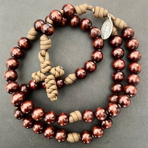 Wood & Rope Catholic Rosary. Large 14mm Round Wood Beads. Your choice of Saint Medal. Coyote Brown #550 Paracord