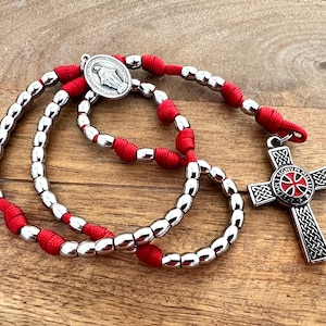 Alle Edelstahl Miniatur Kreuzritter Templar katholische Rosenkranz. Wunderschönes Edelstahl Kreuzritter Kreuz. 6 mm Perlen. Wahl der Heiligen Medaille.