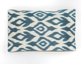Ikat Patterned Silk Pillow/ Handmade Ikat Pillow Cover/ Handmade Pillow/ Blue Ikat Pattern Pillow/ Handmade Ikat Pattern Pillow Cover
