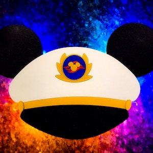 Customized Wooden Light Up Captain Mickey and Minnie Hat Magnets - Cruise Door Magnets