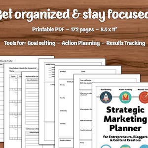 Könnte beinhalten: Druckbare Planerseiten mit dem Text "Get organized & stay focused!" und "Strategic Marketing Planner". Die Seiten enthalten Abschnitte für Zielsetzung, Aktionsplanung und Ergebnisverfolgung. Der Planer ist 21,6 x 27,9 cm groß und hat 172 Seiten.