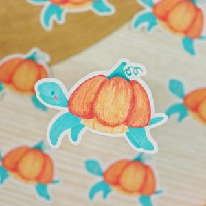 Autocollant de tortue  de mer à carapace de citrouille en vinyle mat waterproof - Autocollant automne halloween pour gourde journal courrier