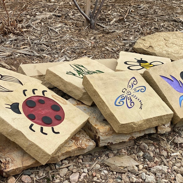 Friends of the Garden Stones, Dragonfly, Hummingbird, Lady Bug, bumblebee, Butterfly, Garden décor - Garden gifts - Garden stone