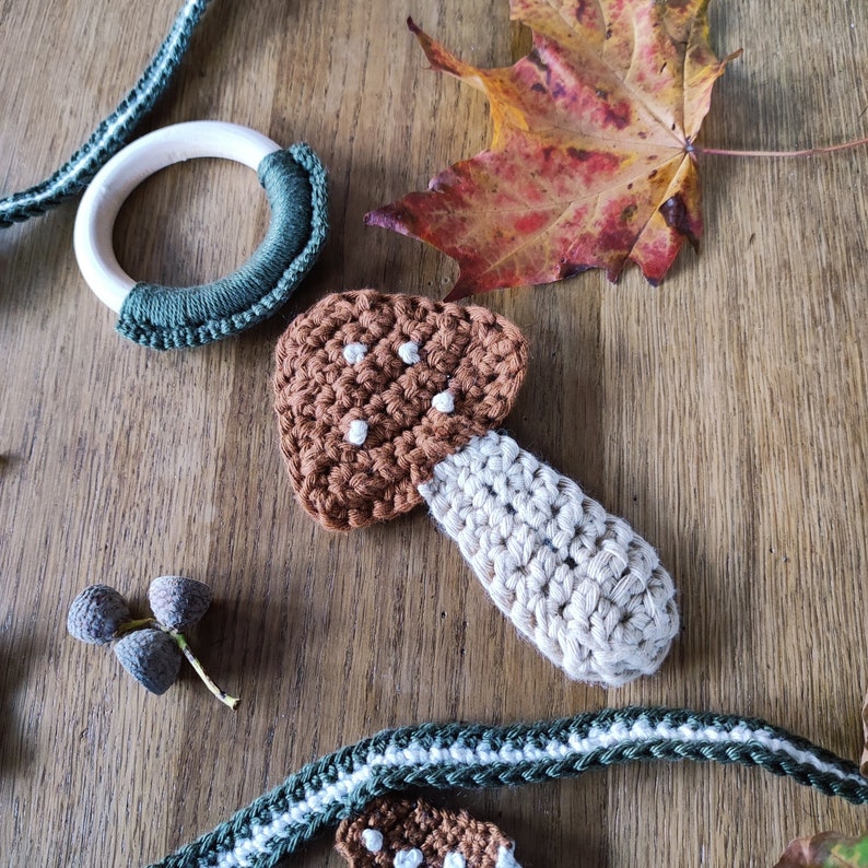 Dutch Crochet Pattern Mushrooms incl. Autumn Bunting image 3