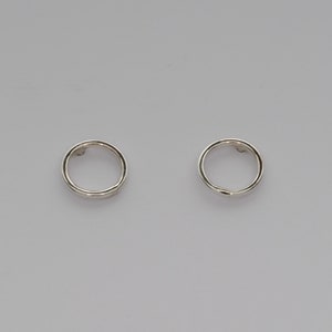Zilveren cirkel Oorknopjes 925 design oorbellen Gepolijst Elegant, Minimalist Perfect Cadeau Prachtige zilver oorstekers afbeelding 9
