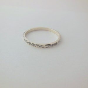 Zilver Stapelbaar ring 1,5mm vierkant draad Gehamerde textuur geoxideerd, Minimalistich Mix & Match Perfect Cadeau Gepolijst 925 Stapelring afbeelding 2