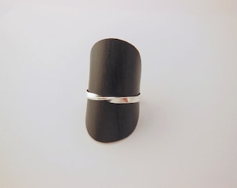Anello impilabile in argento sterling Fascia Mobius da 2 mm x 1 mm Lucido ad alta brillantezza Elegante anello minimalista Mescola e abbina il regalo perfetto Impilabile in argento