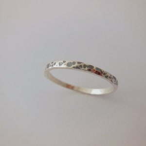 Zilver Stapelbaar ring 1,5mm vierkant draad Gehamerde textuur geoxideerd, Minimalistich Mix & Match Perfect Cadeau Gepolijst 925 Stapelring afbeelding 4
