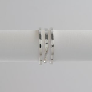 Zilver Stapelbaar ring Mobius Band 2mm x 1mm Gepolijst Minimalist ring Hoge glans Mix & Match Perfect Cadeau Gepolijst Stapelring Voor haar afbeelding 6