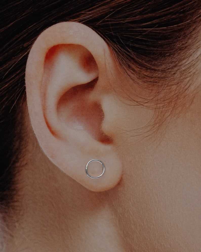 Zilveren cirkel Oorknopjes 925 design oorbellen Gepolijst Elegant, Minimalist Perfect Cadeau Prachtige zilver oorstekers afbeelding 7