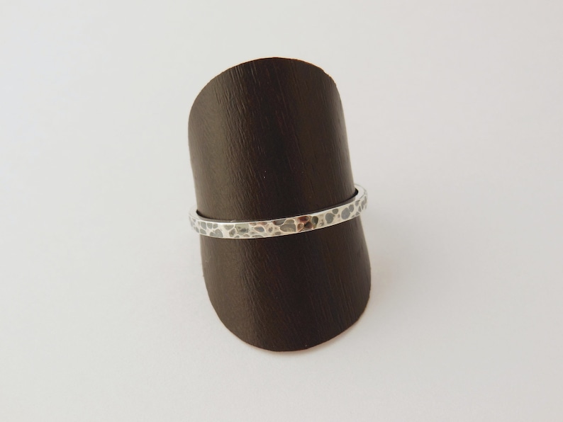 Zilver Stapelbaar ring 1,5mm vierkant draad Gehamerde textuur geoxideerd, Minimalistich Mix & Match Perfect Cadeau Gepolijst 925 Stapelring afbeelding 1