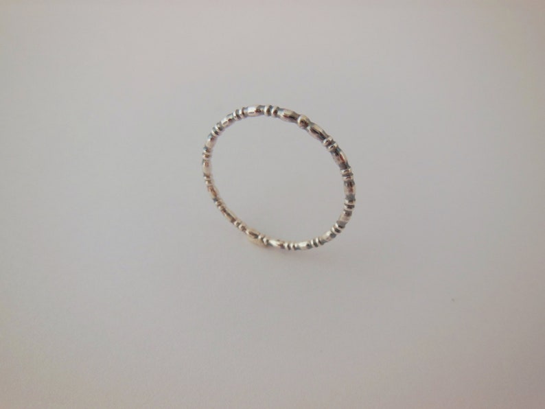 Zilver Stapelbaar ring 1,5mm vierkant draad Boomschors textuur geoxideerd, Minimalistich Mix & Match Perfect Cadeau Gepolijst 925 Stapelring afbeelding 10
