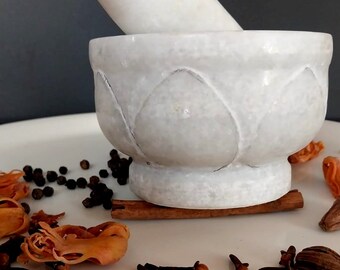 Engraved  Mortar and Pestle Set polished White Marble from Sanaa Zesty