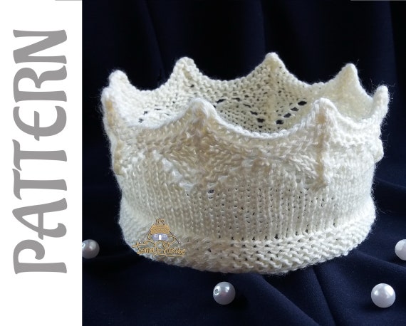 knitted baby crown