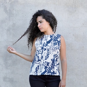 Women&#39;s Top made of cotton, blouse with polka dots, summer top