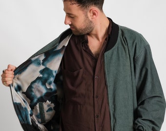 Dwustronna kurtka typu bomber z sztruksu, męska dwustronna kurtka, kurtka uniwersytecka typu unisex, luźna bluza, kolor zielony z nadrukiem akwarelowym, męska odzież uliczna