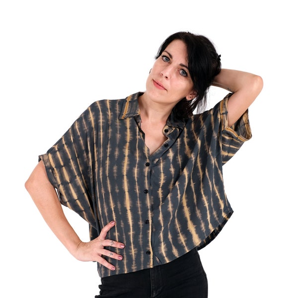 Kurzes oversized Hemd Damen, Batik Hemd, Bluse, Viskose Top, Batik Sommertop Frauen, Vintage Hemd, Kurzarmhemd Frauen, Bauchfreies Top, 90er