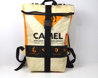 Mochila reciclada hecha de bolsas viejas de cemento, mochila upcycling, bolso messenger, mochila sostenible