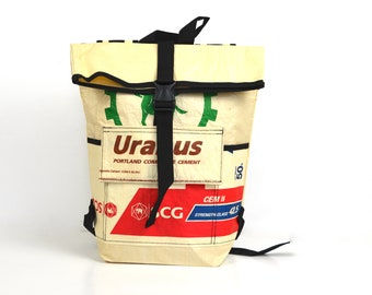 Mochila reciclada hecha de bolsas de cemento viejas, mochila única, mochila upcycling, bolsa de mensajería, mochila sostenible, bolsa para portátil de 15 pulgadas