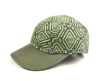 Czapka Boho 5-Panel z bawełny – ręcznie robiona czapka baseballowa w stylu streetwear z zielono-białym wzorem