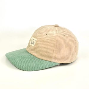 Cord-Cap zweifarbig – 6 Panel Dad Cap in Beige und Mintgrün