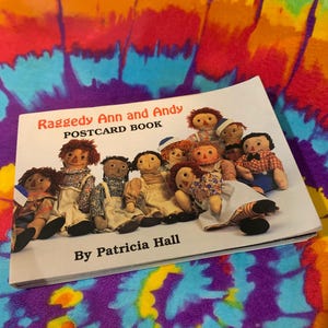 Livret de 30 Cartes Postales Raggedy Ann par Patricia Hall - 1998 VTG