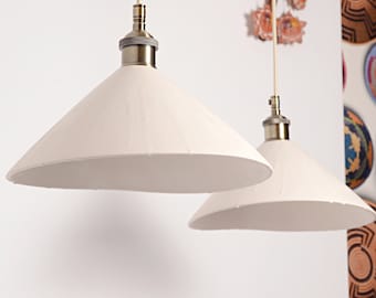 Lampada a sospensione in ceramica fatta a mano: lampadario moderno bianco