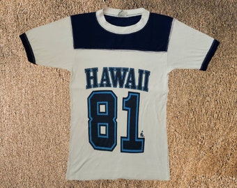 Vintage Poly Tees Hawaii Tshirt 70s 80s Yellow Parrot Ocean Landscape Cotton Shirt Size Large