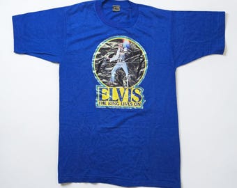 Vintage 1970s Elvis Presley Tshirt Iron-On The King Lives On Graphic Healthknit Crewneck Size Small (17" X 25.75") Made in USA