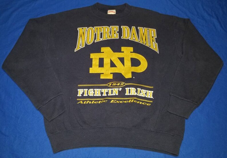 Vintage Nutmeg Mills Notre Dame Fighting Irish Crewneck Graphic Sweatshirt Size Large Made in USA