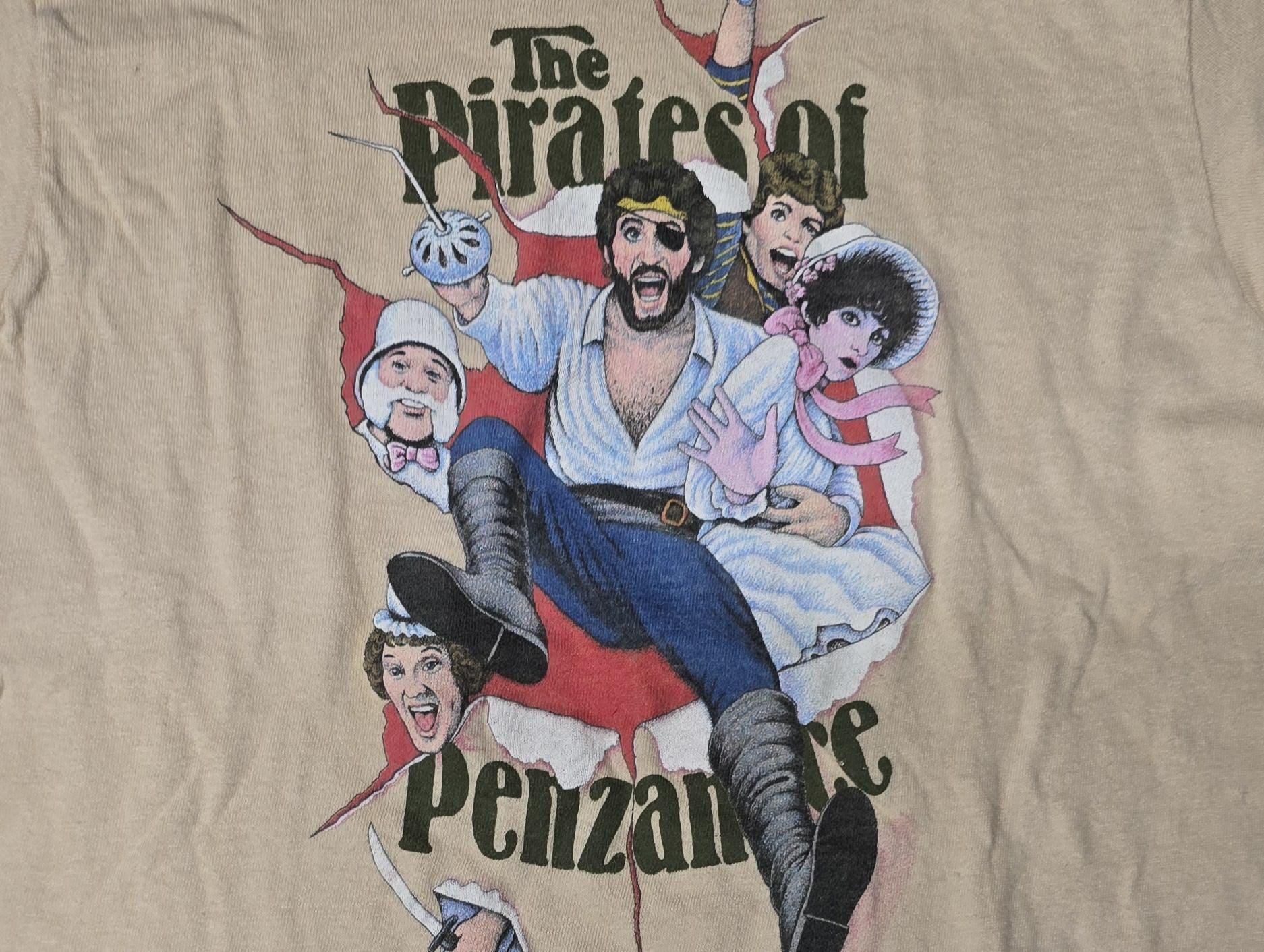 Vintage 1980s the Pirates of Penzance Tshirt Single Stitch Hanes 