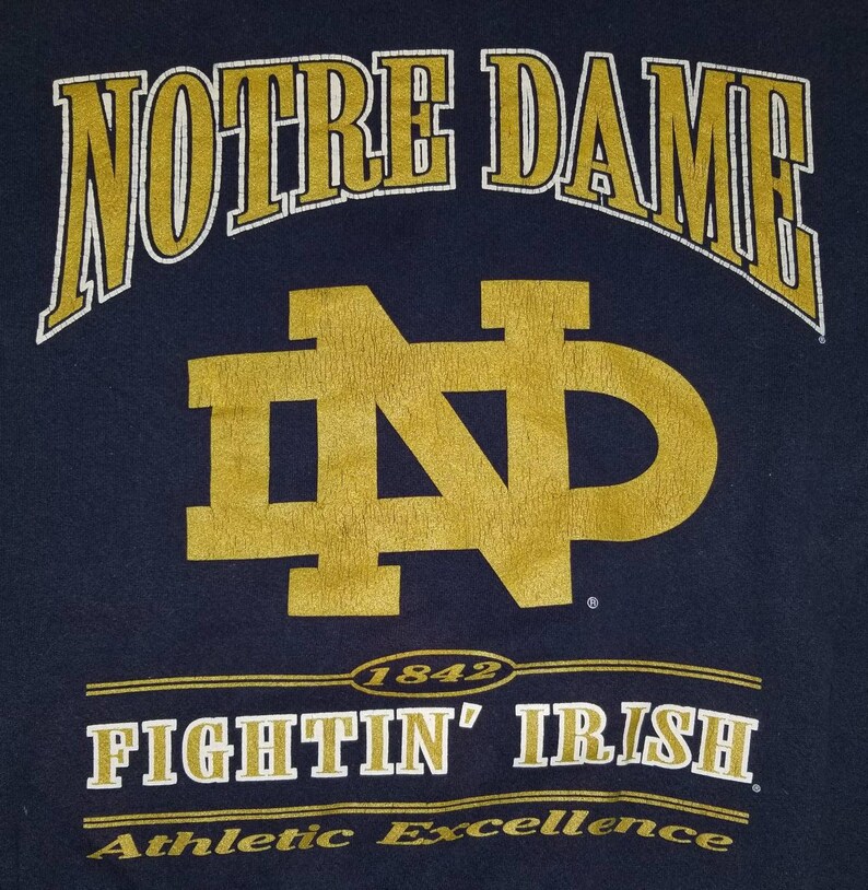 Vintage Nutmeg Mills Notre Dame Fighting Irish Crewneck Graphic Sweatshirt Size Large Made in USA