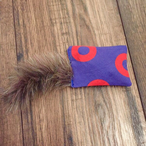 Faux Fur Tail Catnip Toy, Random Size Catnip Filled Gift for Cat Lovers Phish Donuts Phans