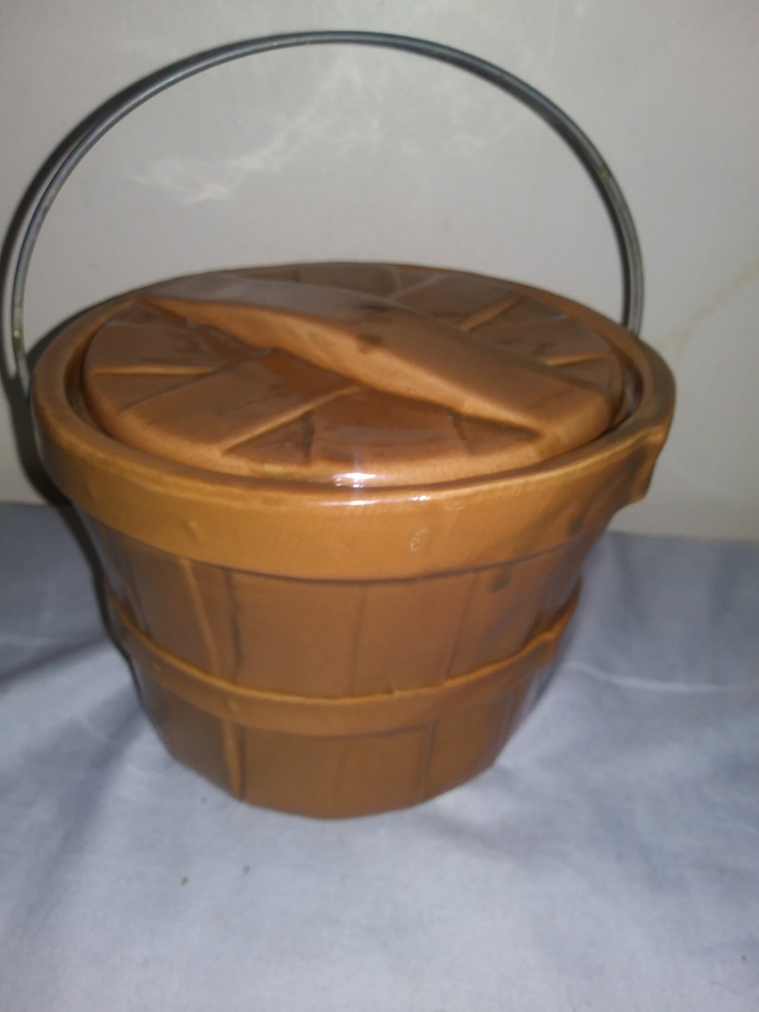 Ceramic Bushel Basket With Lid Vintage House of ster texas Cookie