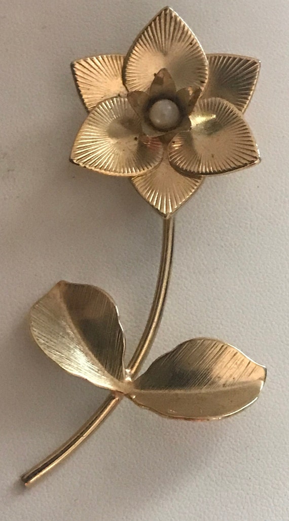 Brooch Gold Pearl Flower with Stem and Leaves