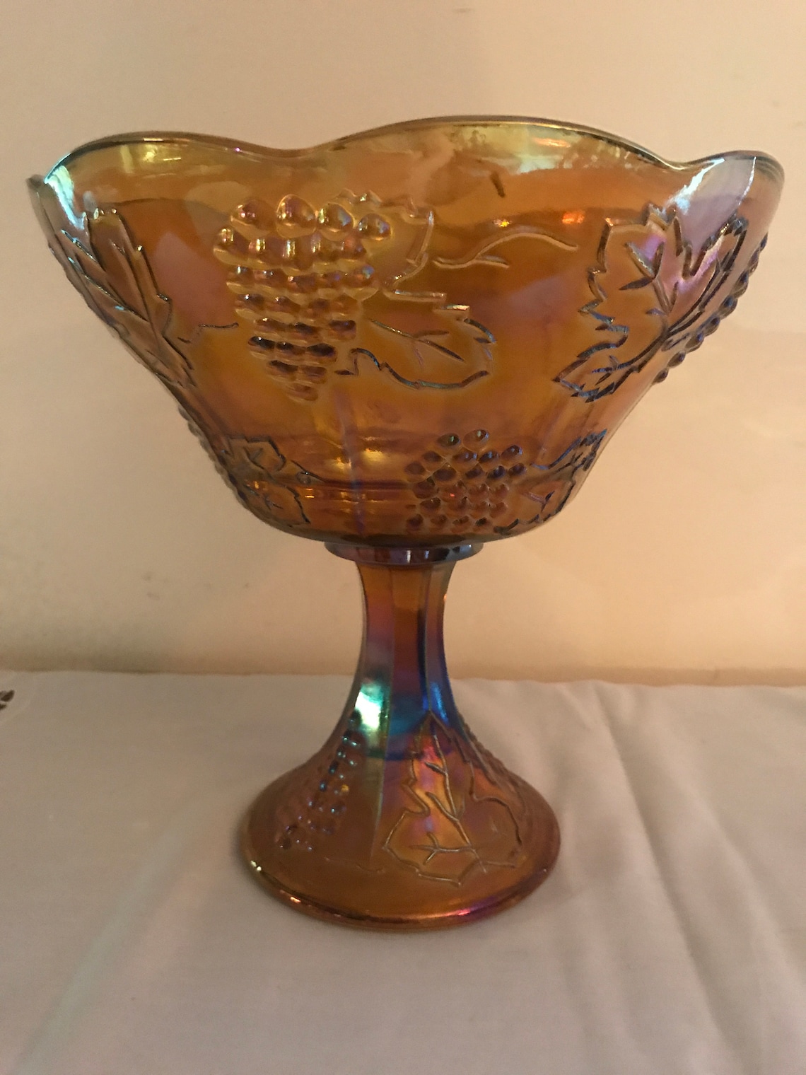 Amber Carnival Glass Pedestal Bowl with Embossed Grapes and Etsy.de