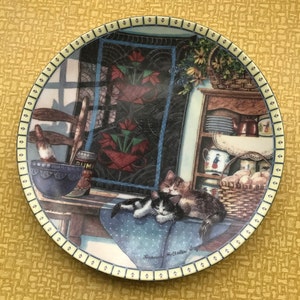 Cozy Country Corners Kitten Plate 1st Issue of Lazy Morning by Hannah Hollister Ingmire Signed 1990 Edwin M Knowles Bradex #17346C