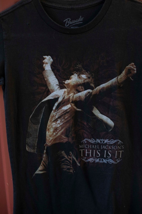 マイケルジャクソン　THIS IS IT Tシャツ マイケルジャクソンmichael jackson this is itTシャツ - メルカリ
