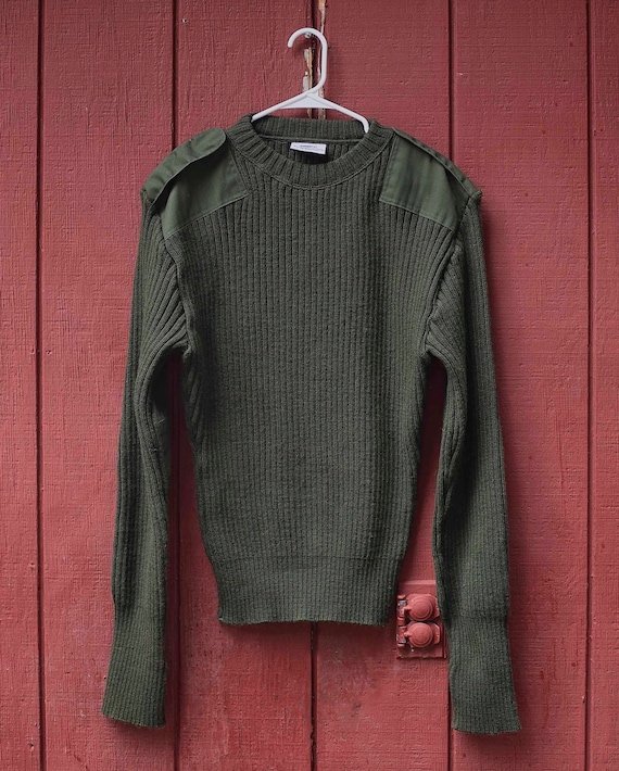 DSCP Valor Collection Army Green Sweater, Size Lar