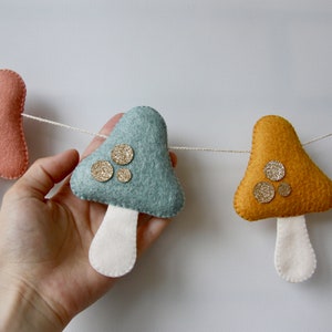 Felt mushroom garland Woodland garland Woodland theme nursery Toadstool garland Mushroom banner Forest garland