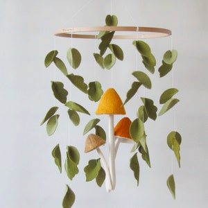 Mushroom mobile Baby mobile Woodland mobile Mushroom nursery Mobile nursery zdjęcie 9