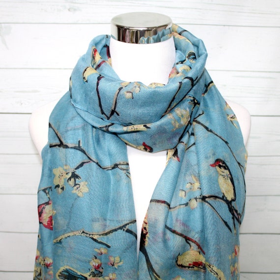 Scarf with robins on Clearance
