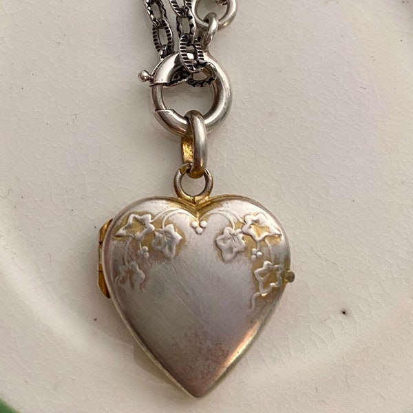 White Gold Heart-shaped Locket Heart Shaped Vintage Locket U2013