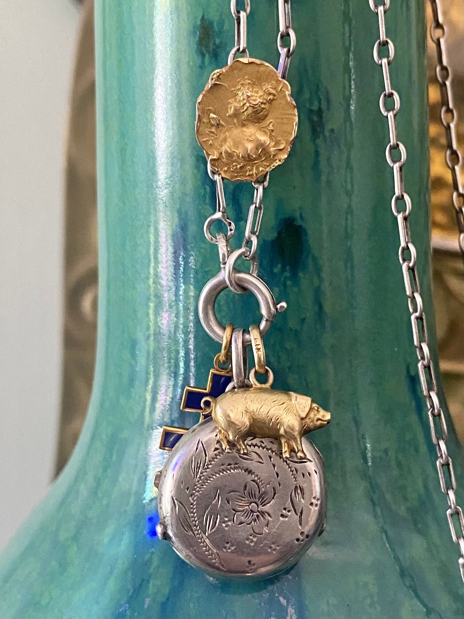アンティークシルバーのエドワード朝時代の手彫りロケット - Etsy 日本