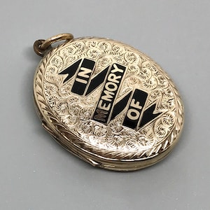 Antique 1880s Victorian 9-12k Gold mourning locket with original picture and hair, Mourning Jewelry, Victorian Mourning Jewelry