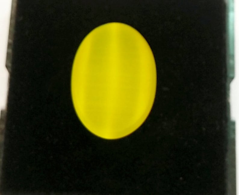 28 Cts Natural Yellow Color Oval Shape Cabochon Cats Eye Gemstone