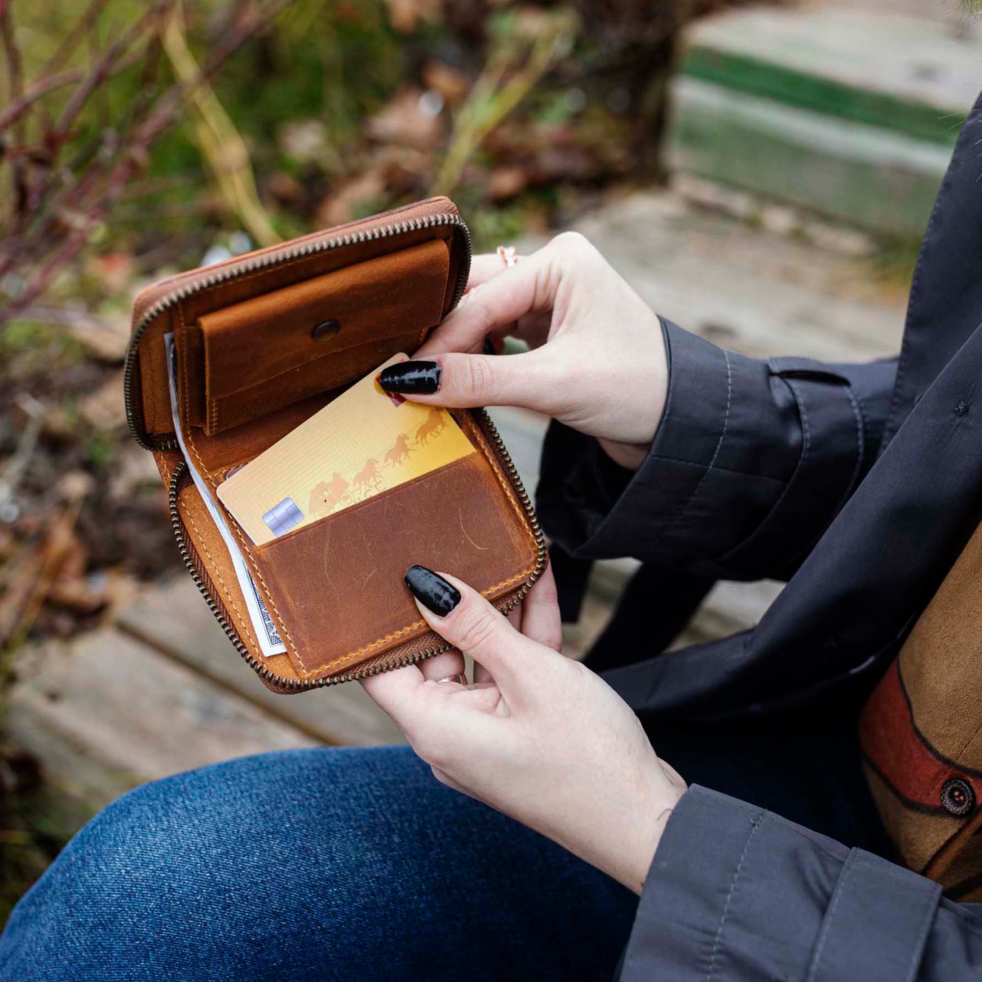 FENDI: credit card holder in embossed fabric and grained leather